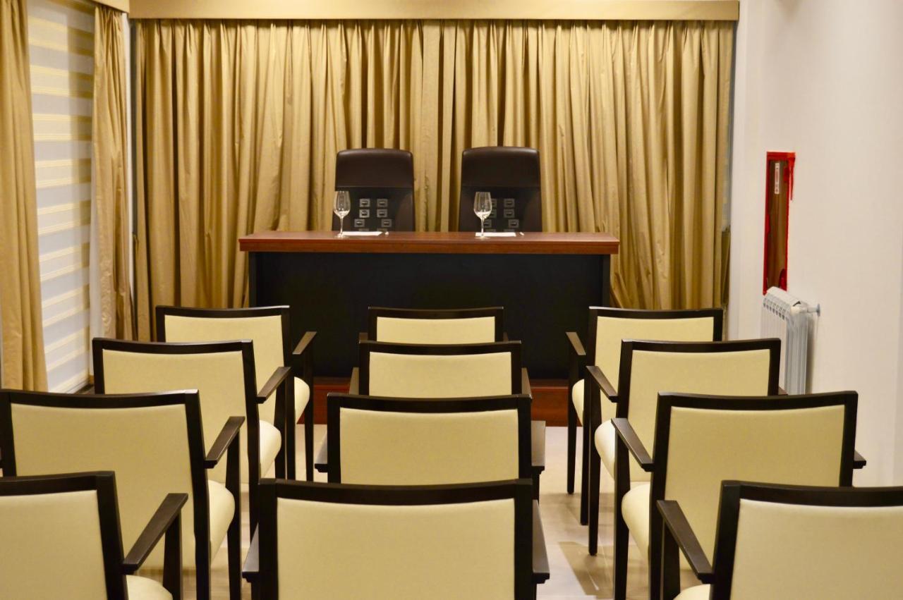 Hotel 6 De Octubre Buenos Aires Kültér fotó
